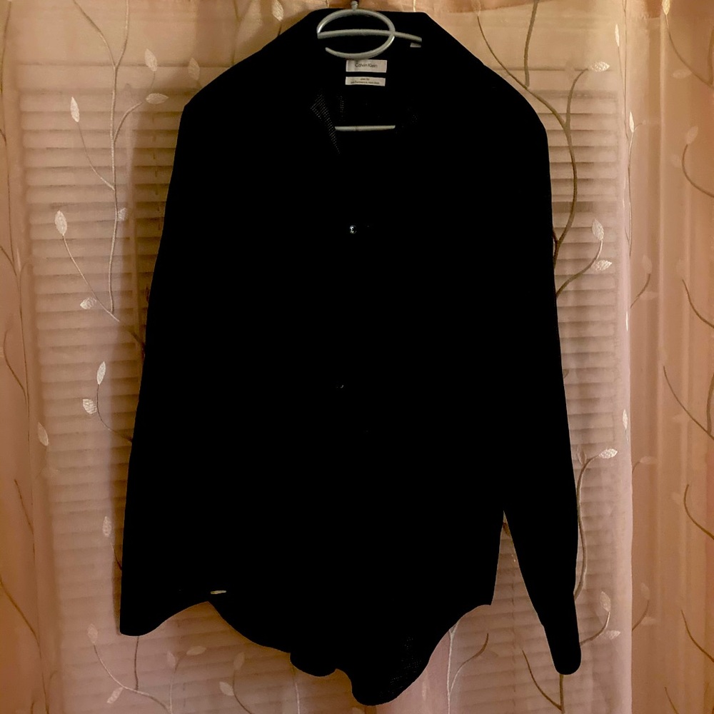 Men dress shirt ,very good quality very soft